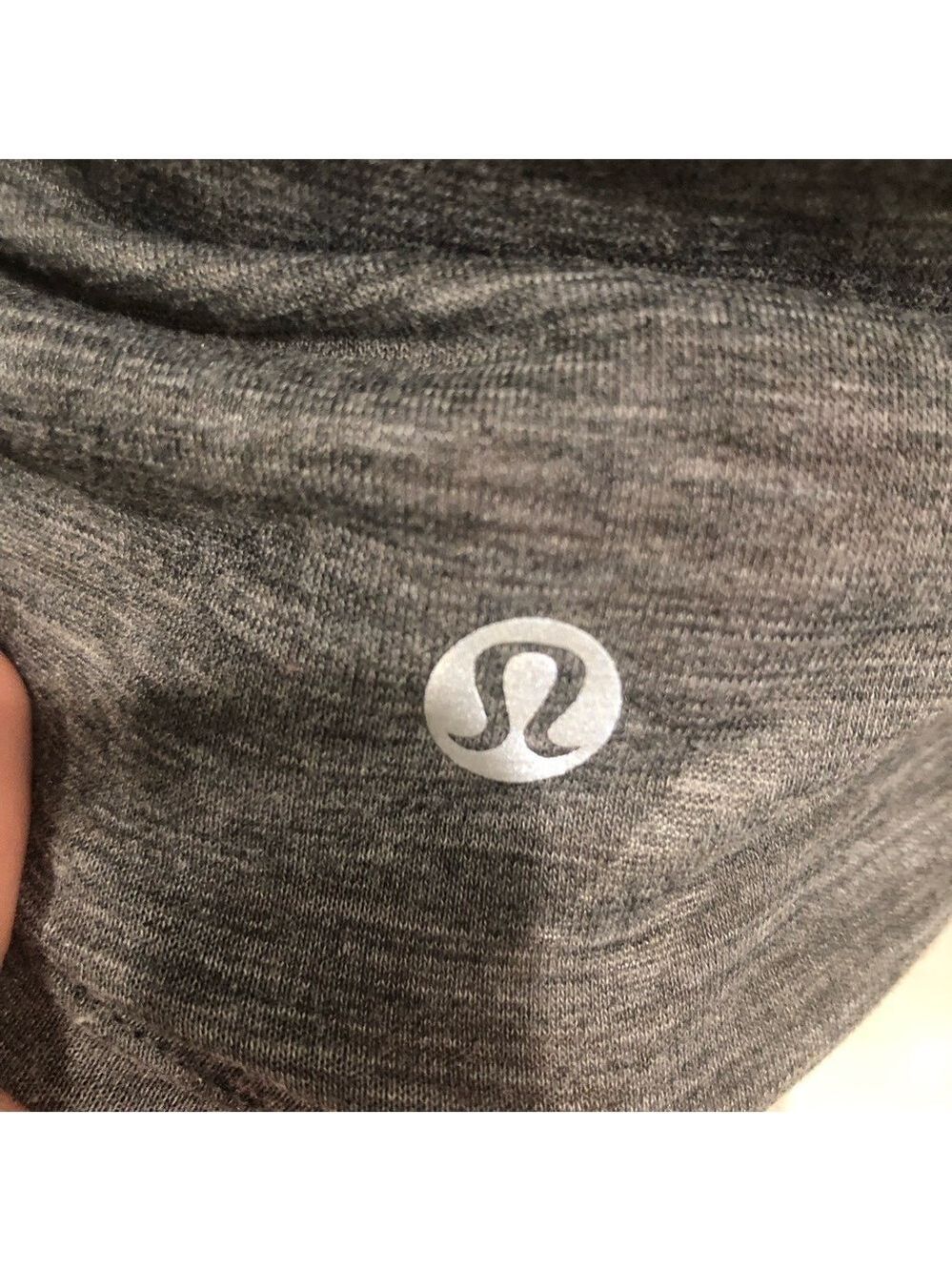 🍋 Lululemon Box It Out gray long sleeved top. Split back base layer - Picture 5 of 10
